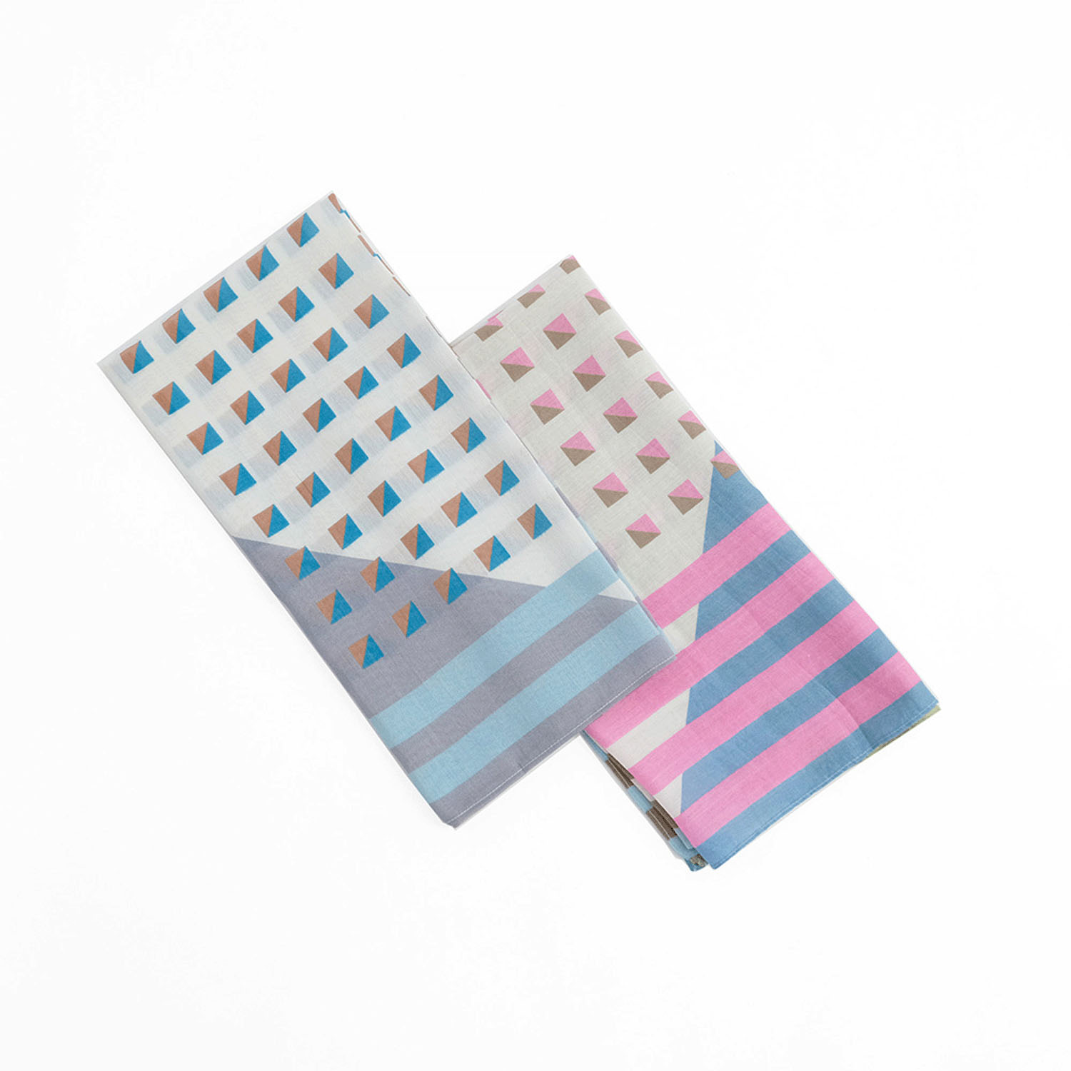 いろいろな角度から楽しめる幾何学模様のスカーフ - 画像5