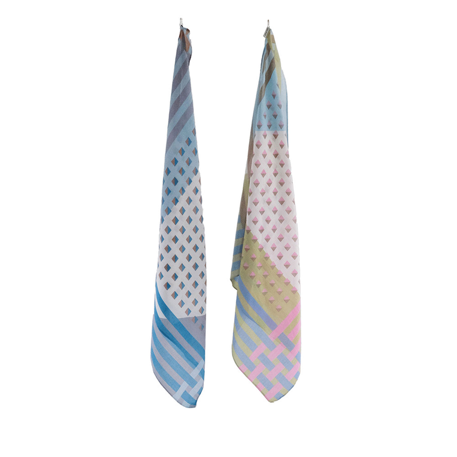 いろいろな角度から楽しめる幾何学模様のスカーフ - 画像6