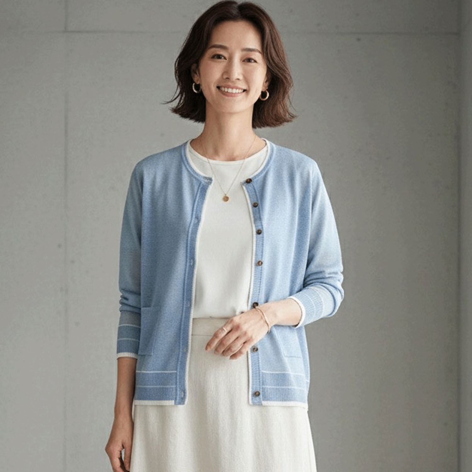 LEVITA配色クルーネックカーディガン