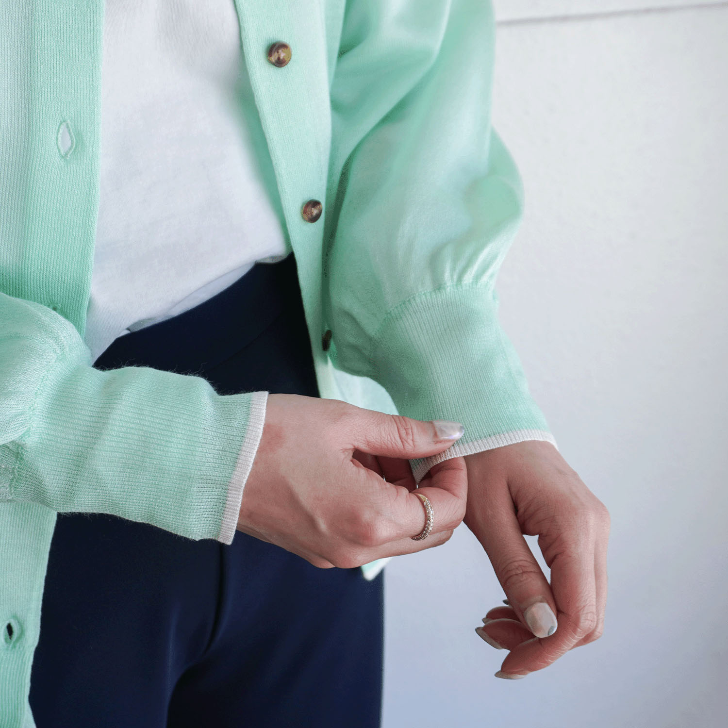 LEVITA配色クルーネックカーディガン - 画像7