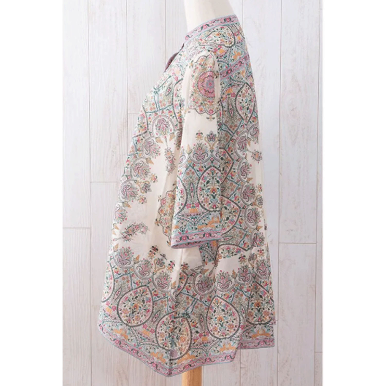 【ETONET限定】シルクロード スタンド裾ヘム脇下り七分袖ブラウス カシミール - 画像12