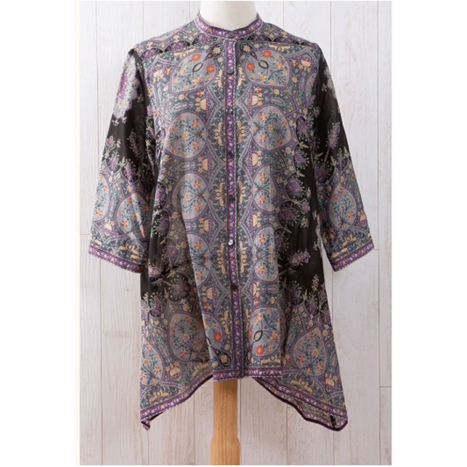 【ETONET限定】シルクロード スタンド裾ヘム脇下り七分袖ブラウス カシミール - 画像4