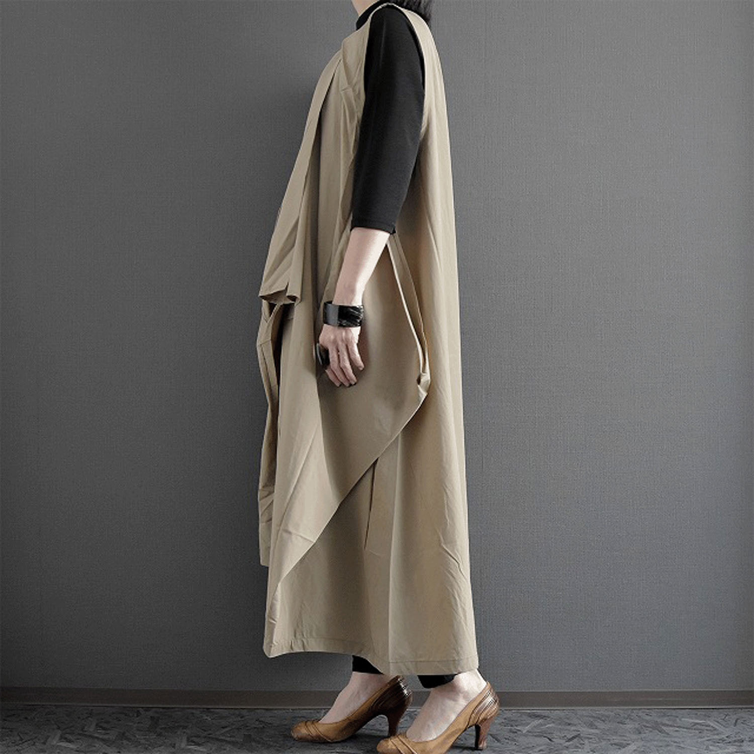 ケトレード アシンメトリードレープロングベスト - 画像3