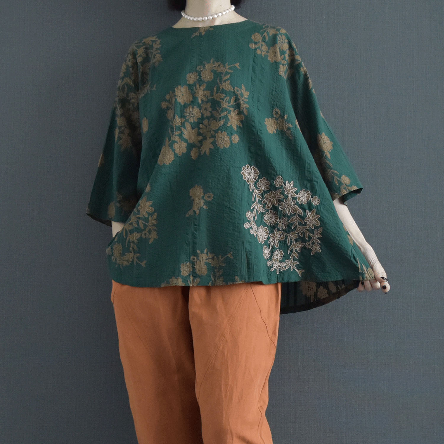 ケトレード シアサッカー花柄ブラウス - 画像1