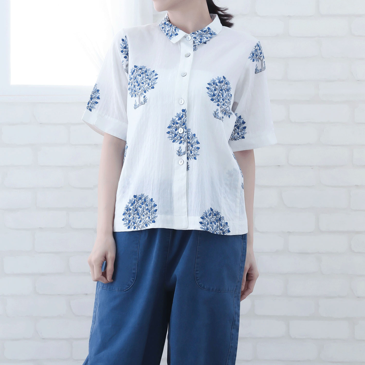 インディゴ ビッグモチーフプリントブラウス - 画像2