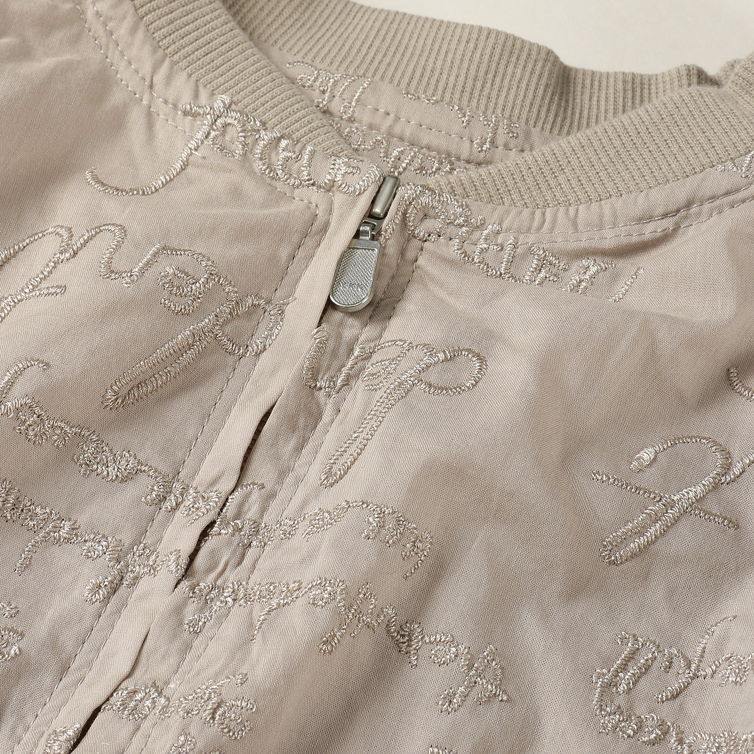 【Insta Live】ロゴ刺繍ジャケット - 画像4