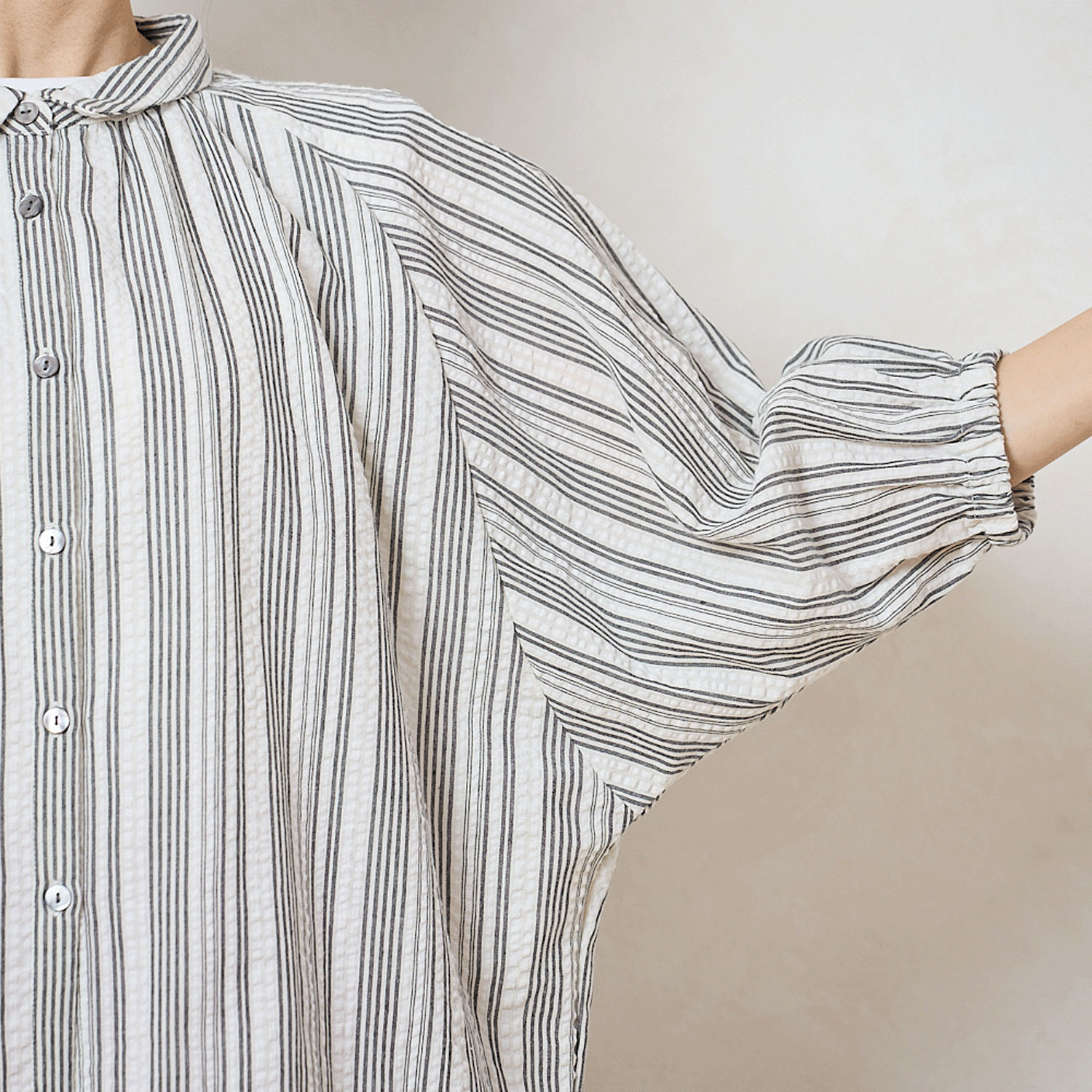 le ciel de demain 綿混ランダムサッカーストライプブラウス - 画像10