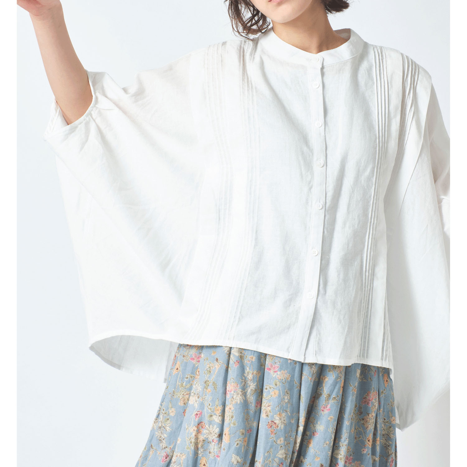 ubasoku バンドカラー縦ピンタック加工本貝釦プルオーバー - 画像2