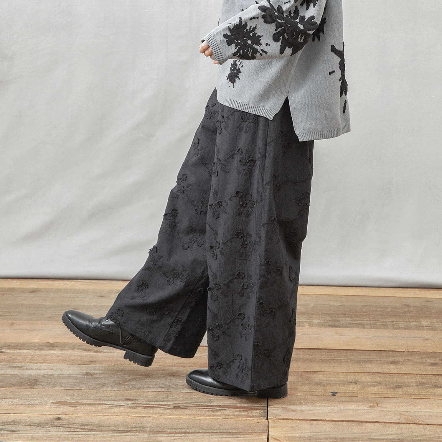 teMite 立体刺繍ワイドパンツ - 画像7