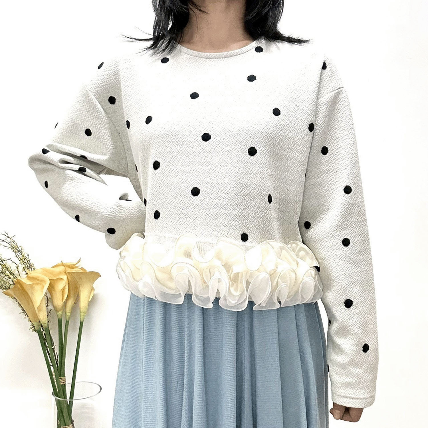 MONiLE ドットジャカード裾フリルトップス