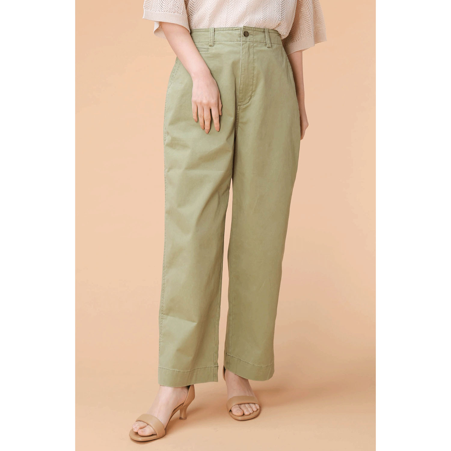 trois チノパンツ