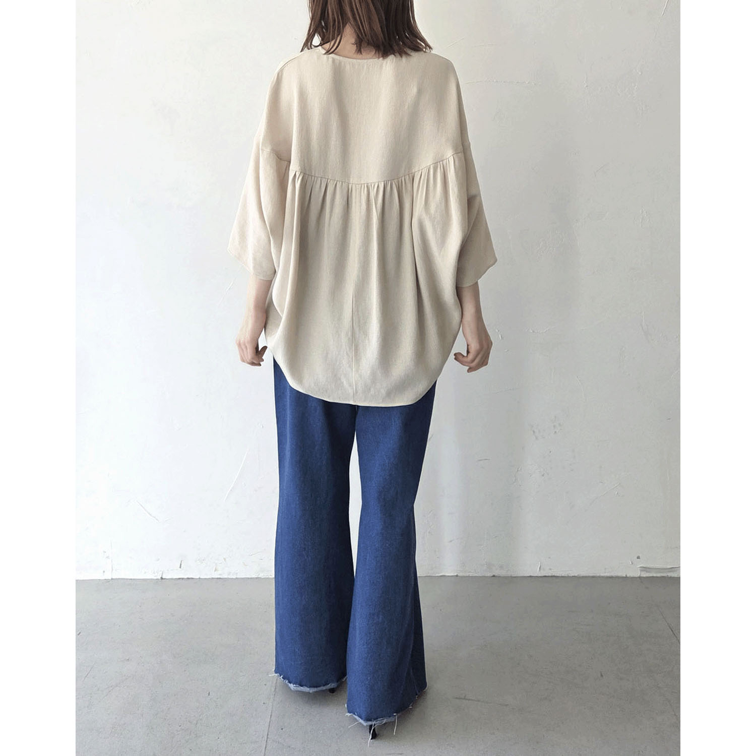 epidemique リネン混Vネックプルオーバー - 画像9