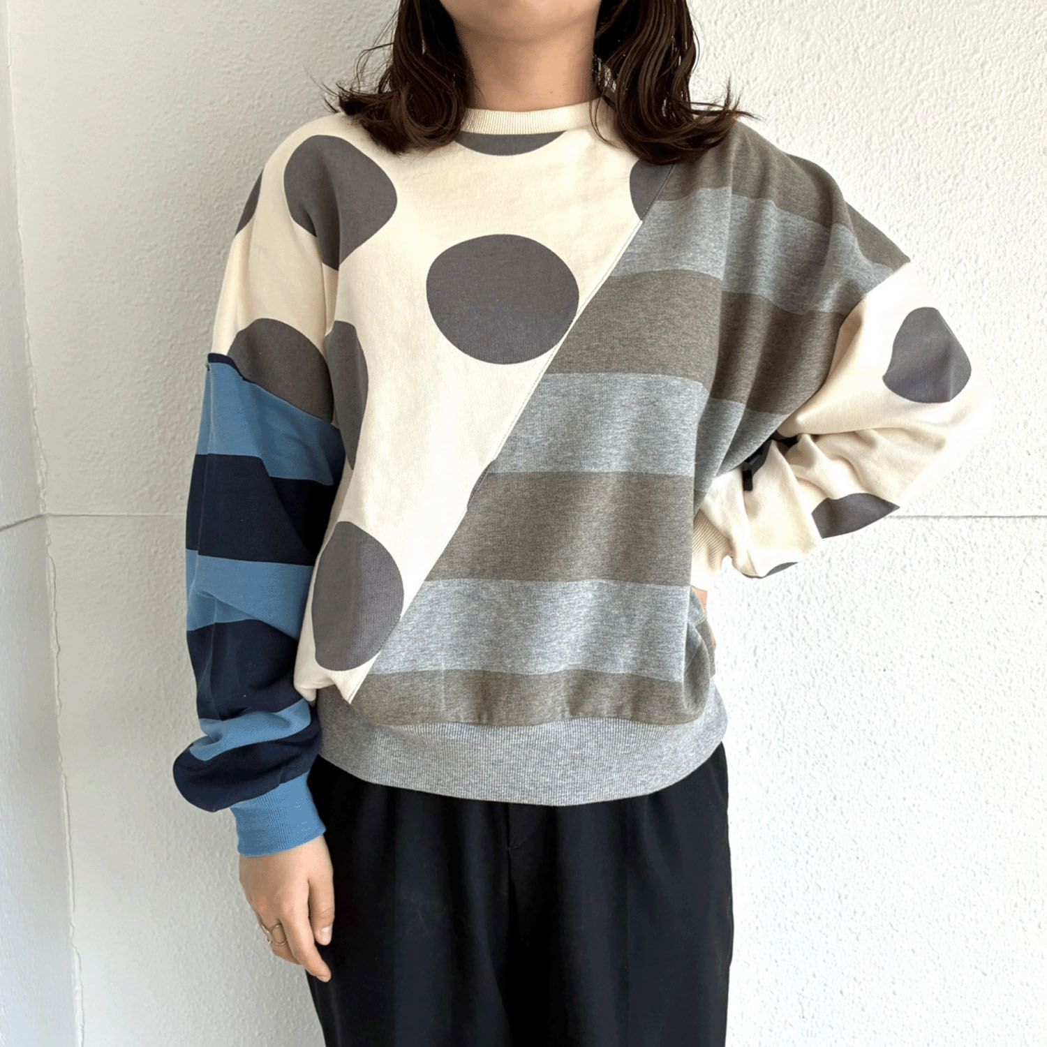 【新ブランド】CUBE SUGAR 裏毛プリント斜め切りビックプルオーバー - 画像2