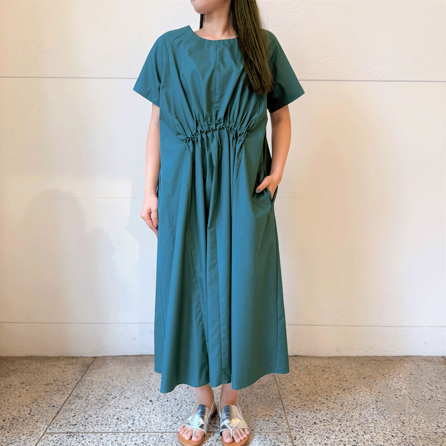 ウエストスモッキングワンピース - 画像1