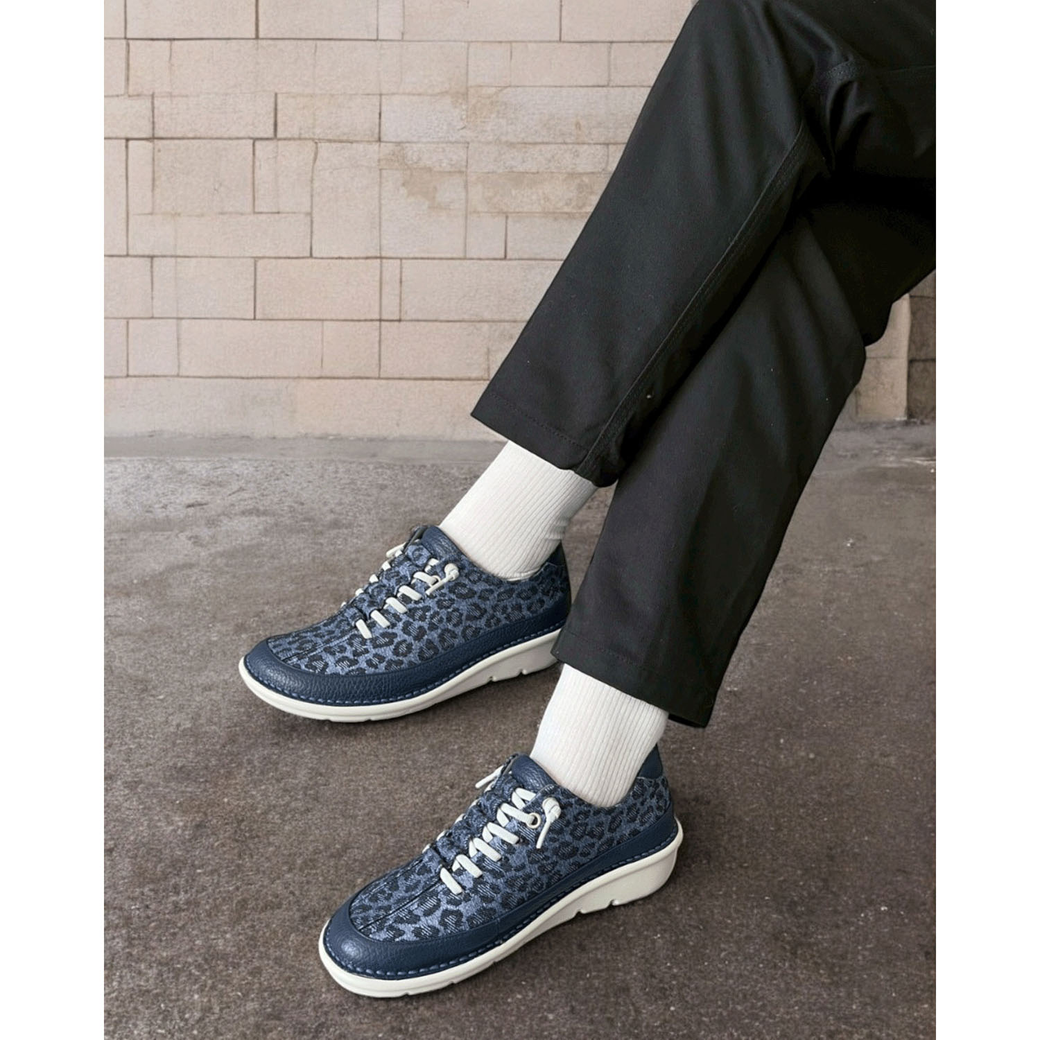 Monet ラバーレースアップシューズ レオパード - 画像2