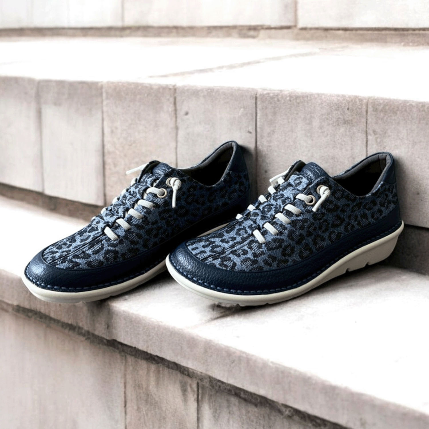 Monet ラバーレースアップシューズ レオパード