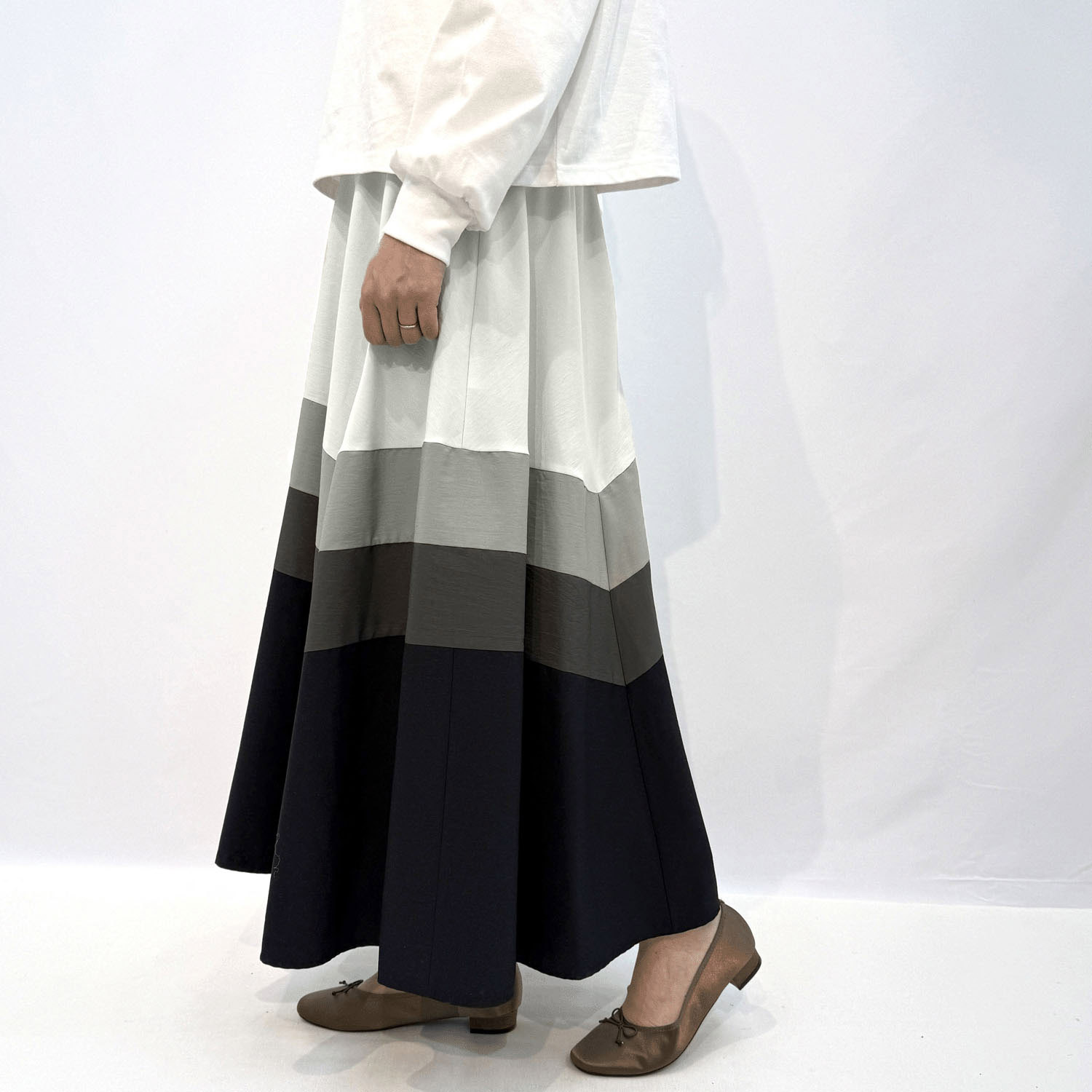 無地配色フレアースカート - 画像3