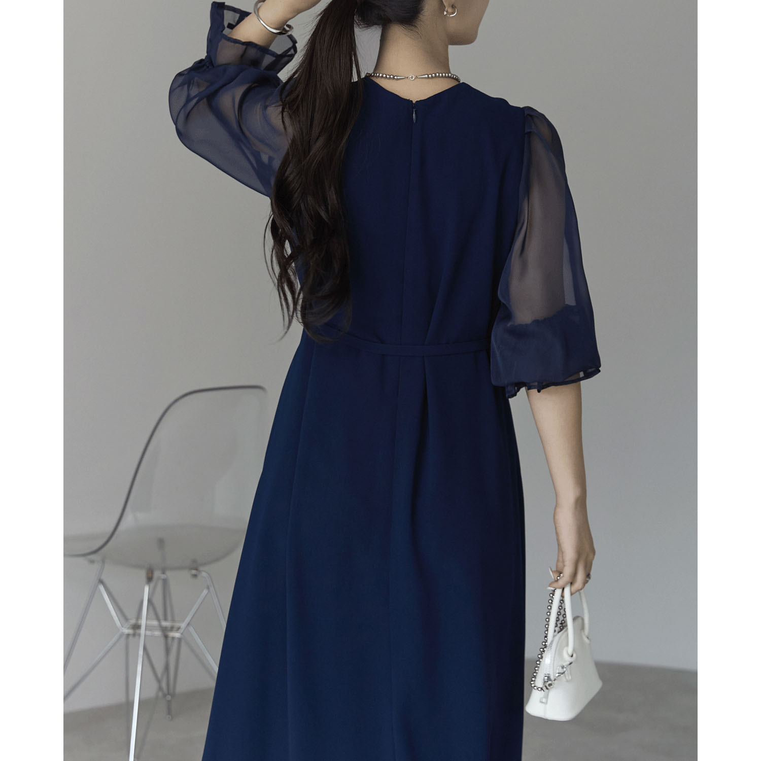 【お取り寄せ】PREFERIRボリュームシアースリーブAラインVネックドレス - 画像16