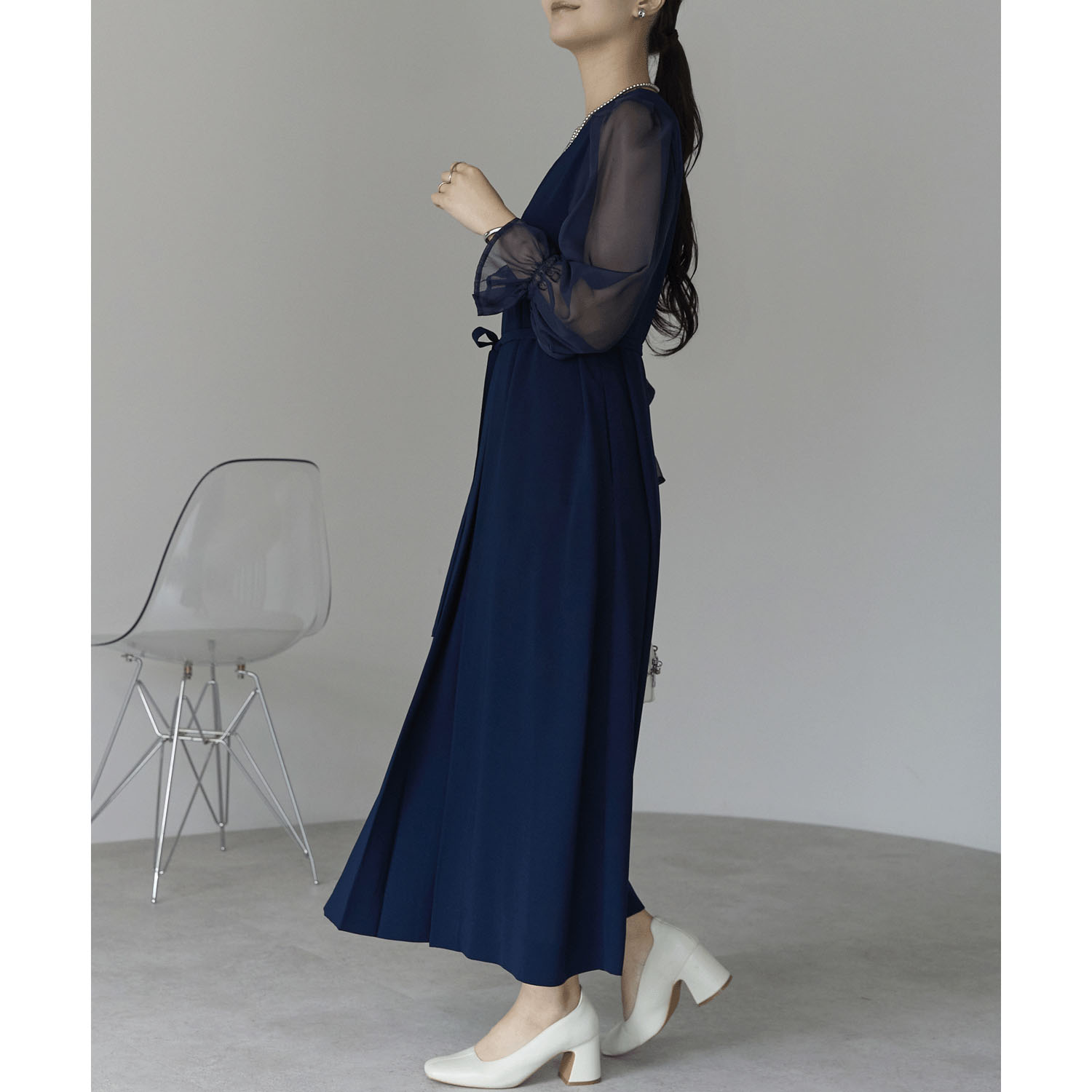 【お取り寄せ】PREFERIRボリュームシアースリーブAラインVネックドレス - 画像20