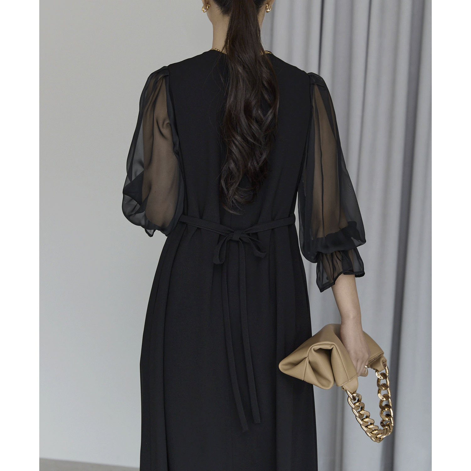 【お取り寄せ】PREFERIRボリュームシアースリーブAラインVネックドレス - 画像4