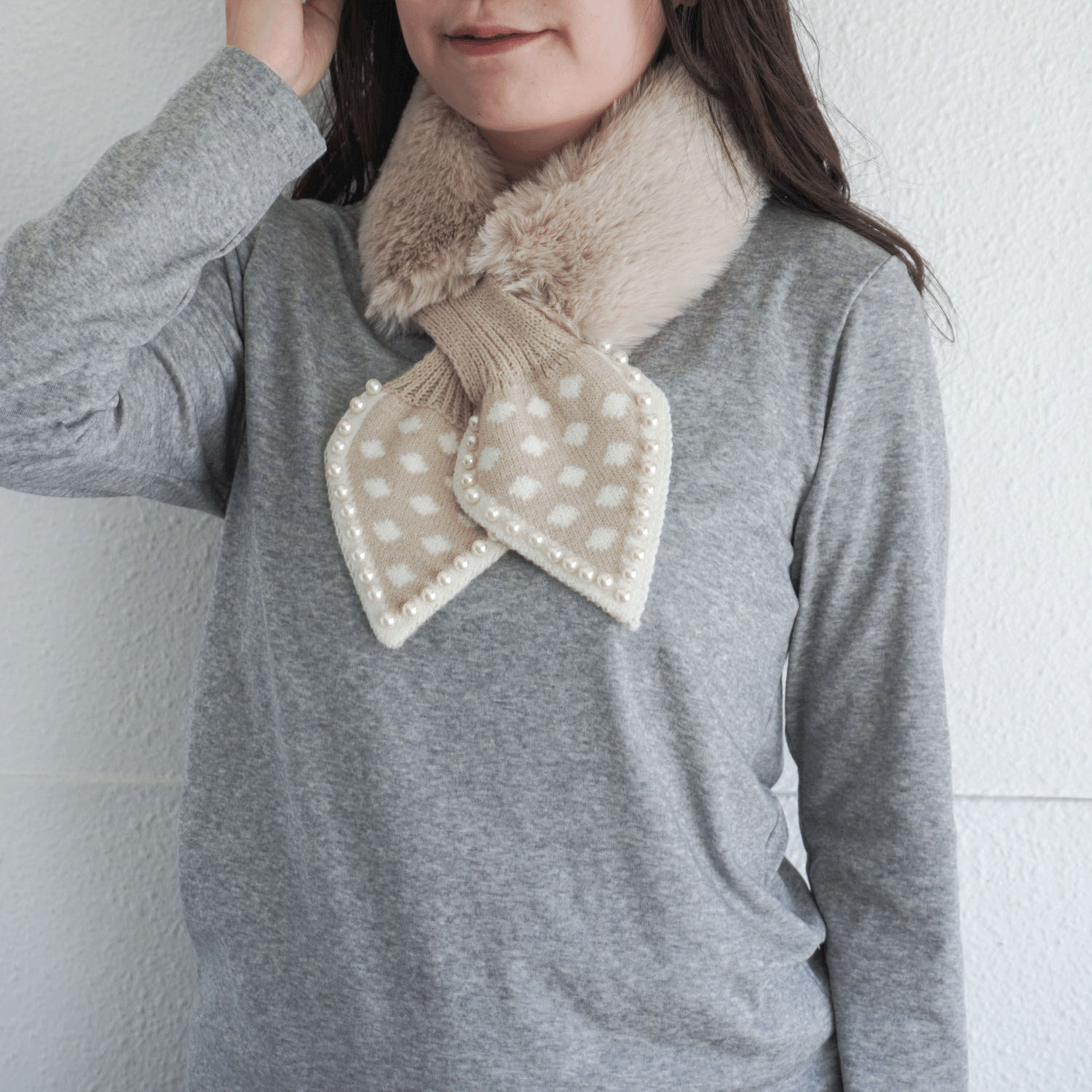 ビジュー付きニット＆ファードットティペット - 画像1