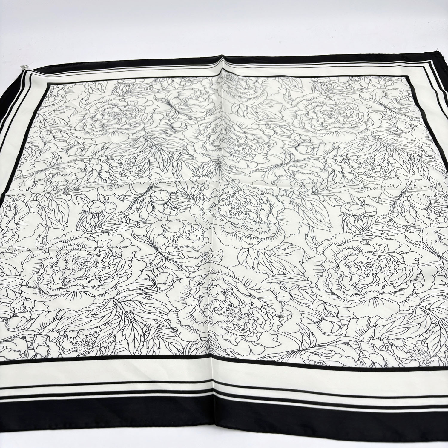 マグネット付きスカーフ マルチプリント シルバー金具 - 画像5