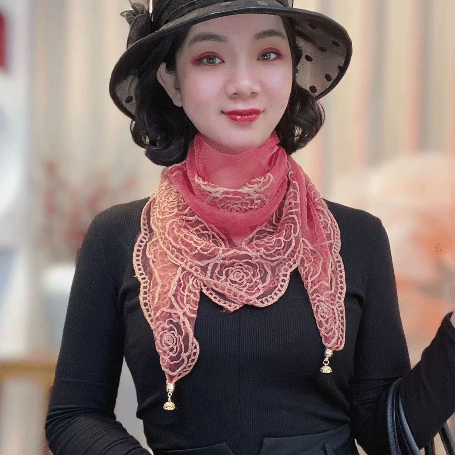 【キャメル、ワイン終了】マグネット付ローズ刺繍スカーフ