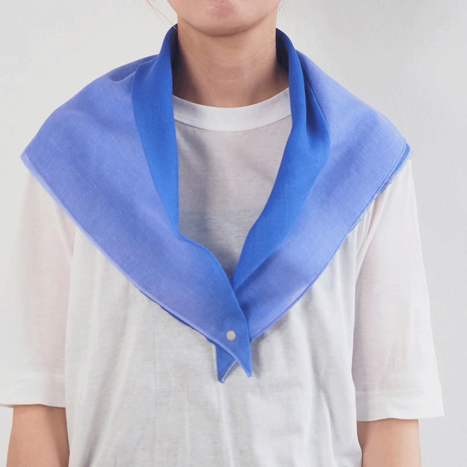 日本製 おさんぽスカーフ バイカラー 62×62 - 画像1