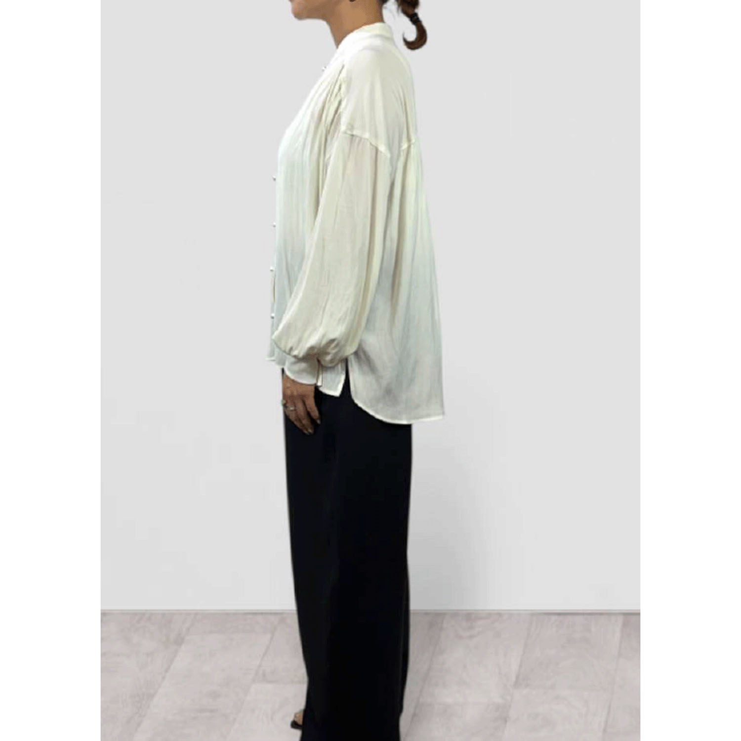 QTUME パール釦シャツ - 画像4