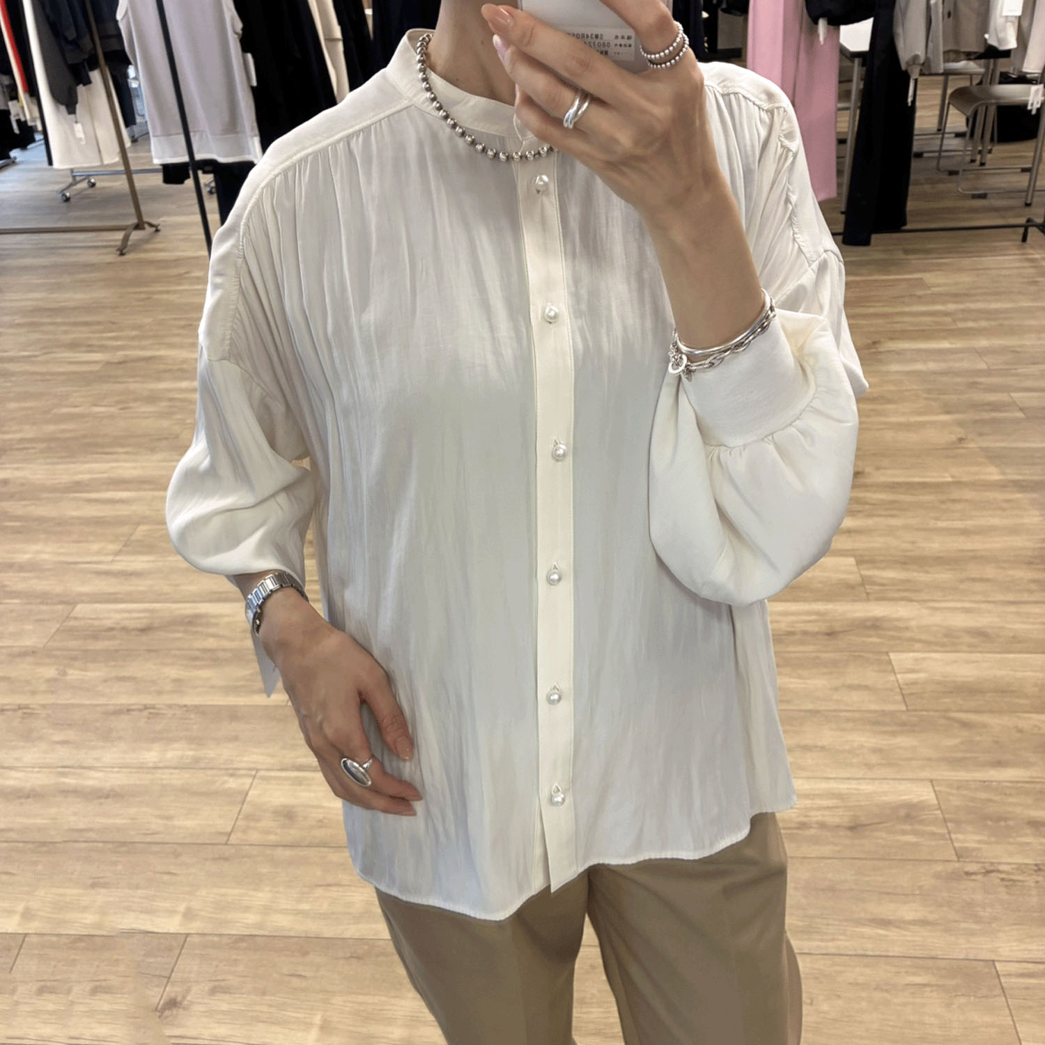 QTUME パール釦シャツ - 画像9