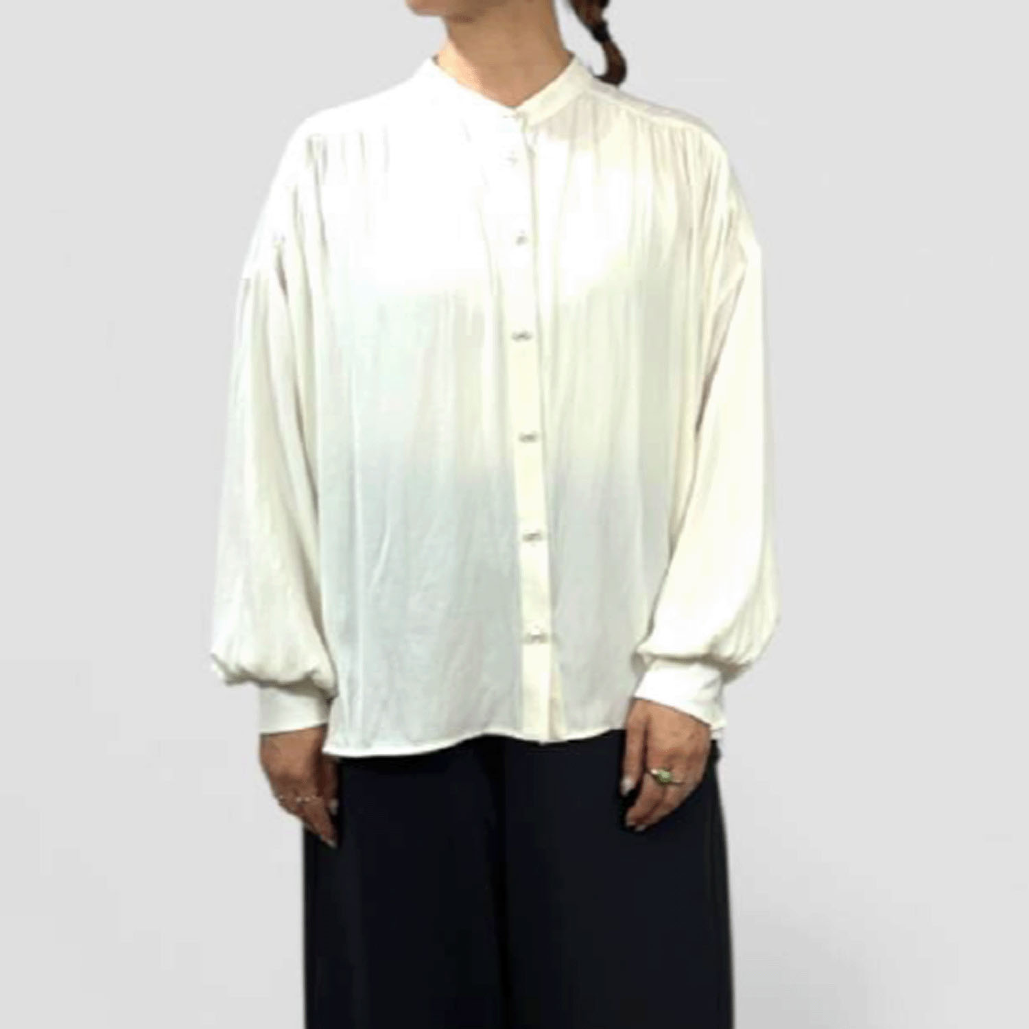 QTUME パール釦シャツ