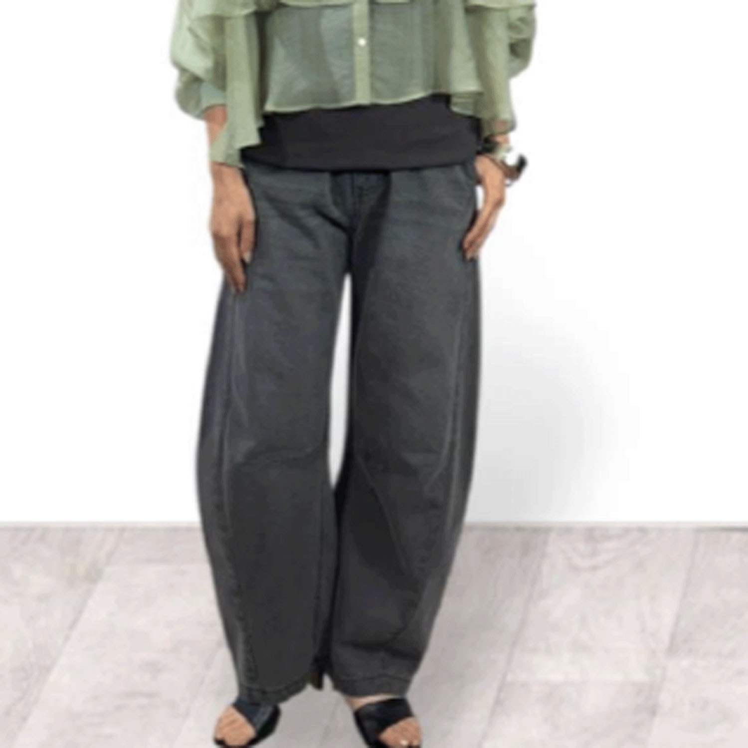 QTUME DENIMダーツカービーパンツ