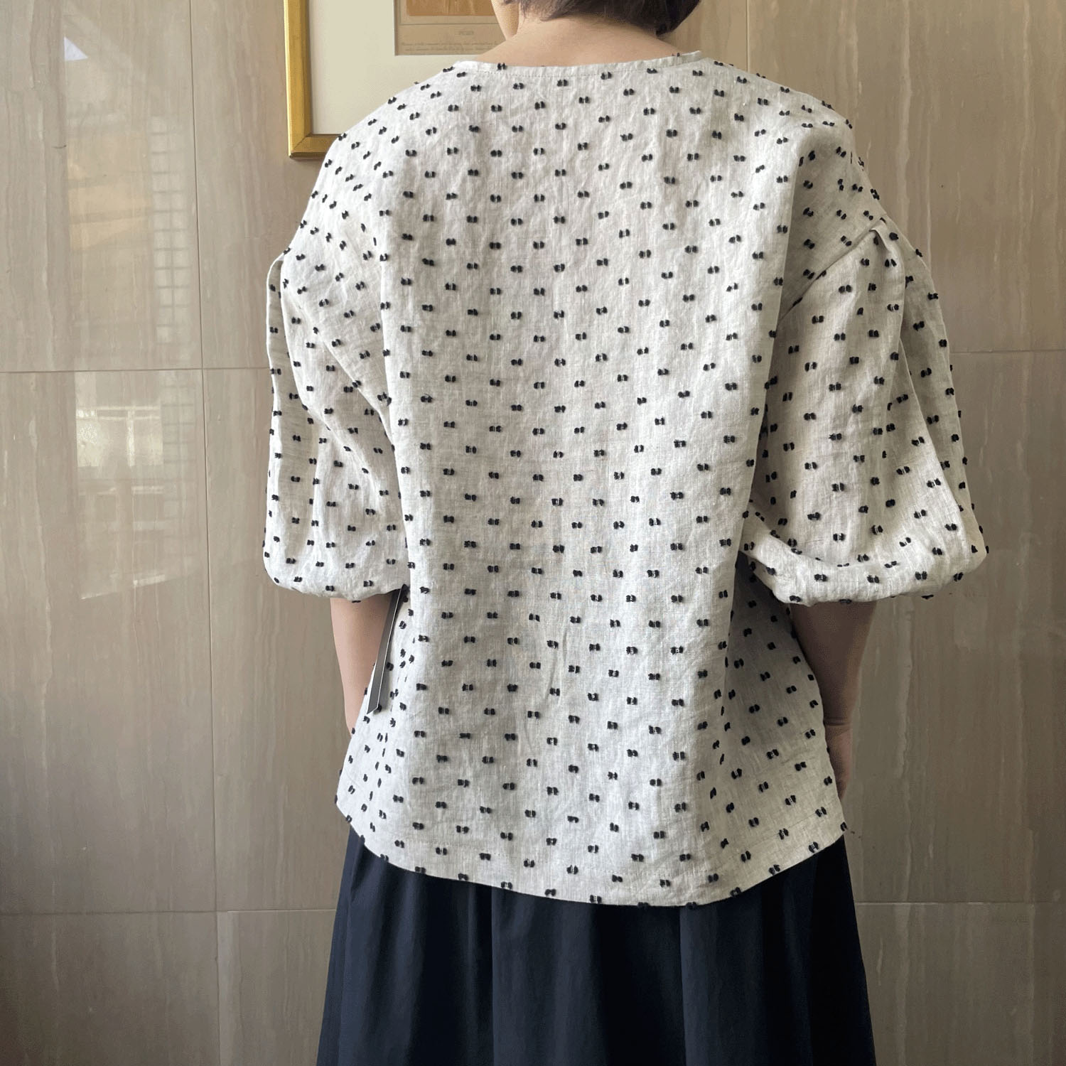 B7 リネンドット刺繍プルオーバー - 画像4