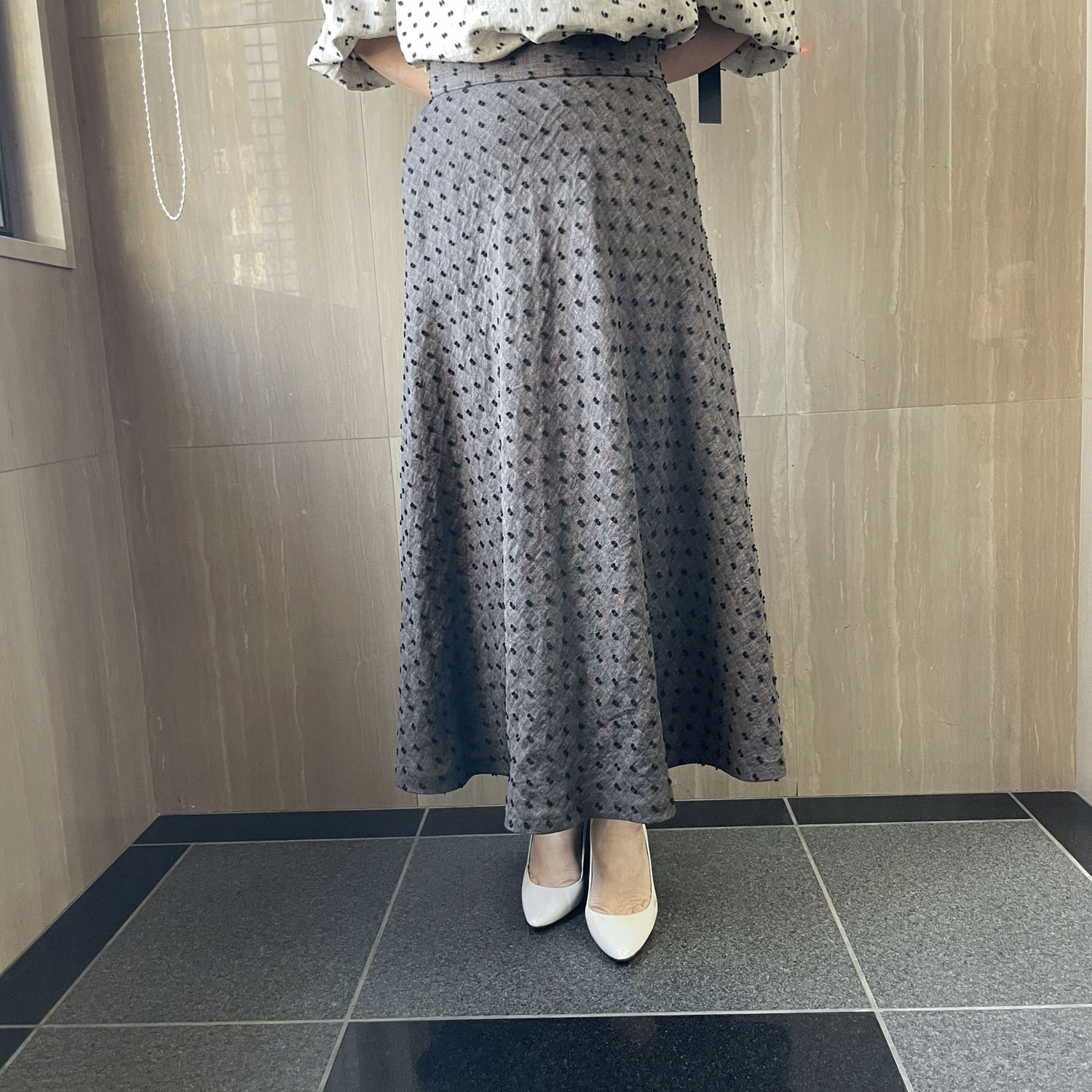 B7 リネンドット刺繍フレアスカート - 画像1