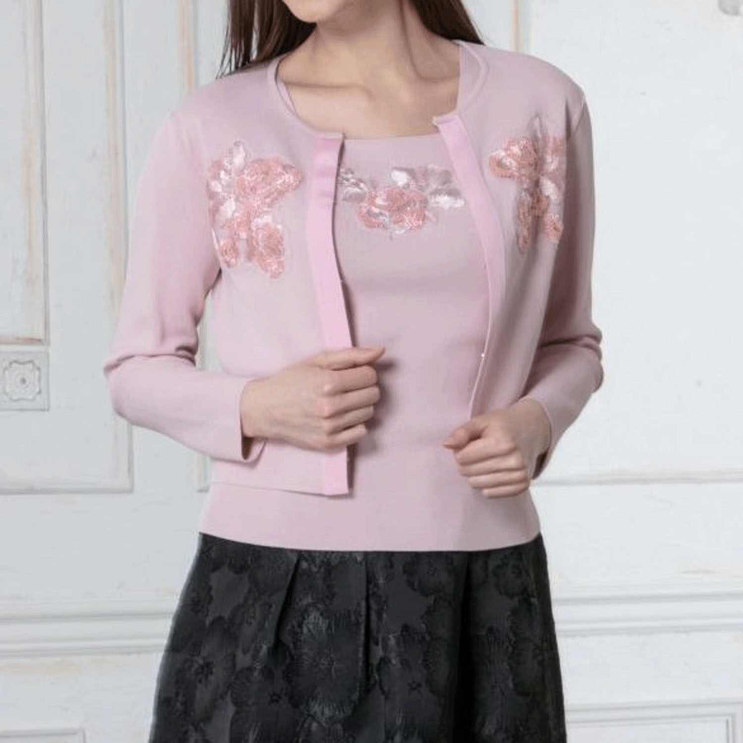 【InstaLive】Super Beauty 胸元ビジュー＆スパンコール使いニットボレロ