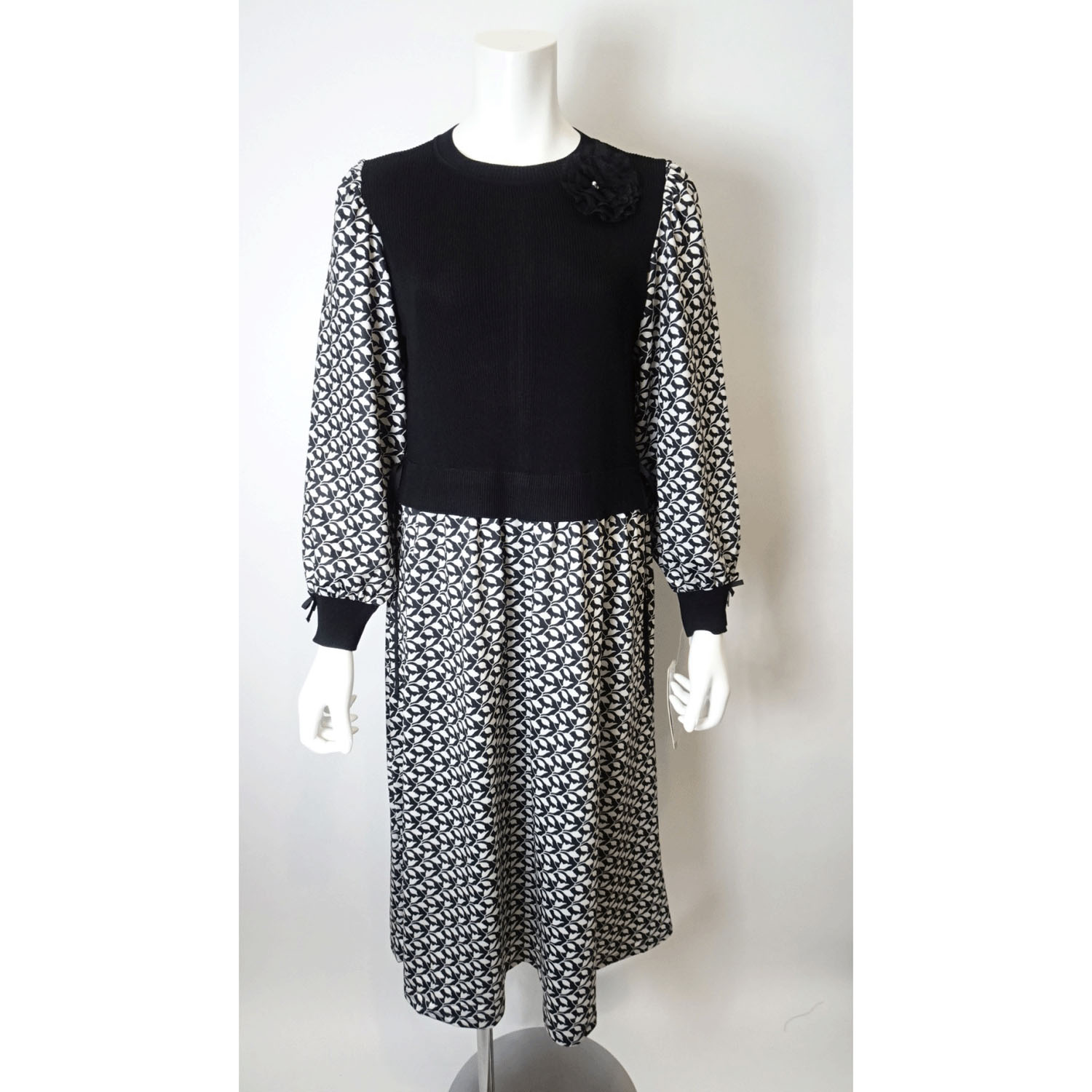 Super Beauty ニットベスト×レイヤード風プリントワンピース - 画像2