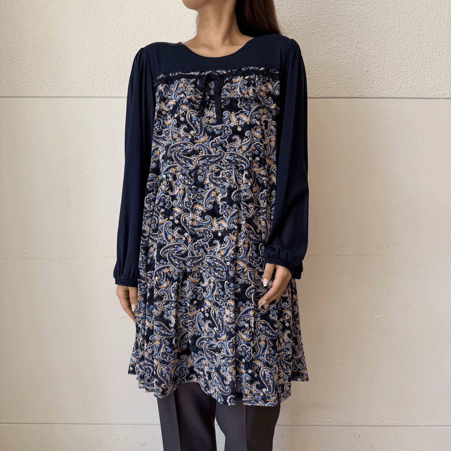 Super Beauty ペイズリー柄パワーネット素材チュニックカットソー - 画像2