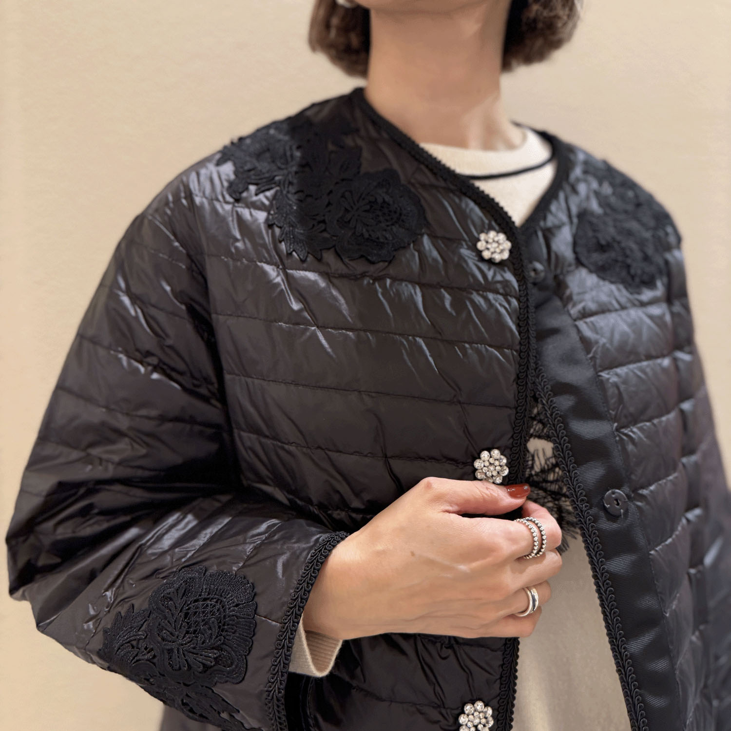 【Inata Live】Super Beauty レースデザイン ライトダウンジャケット - 画像3