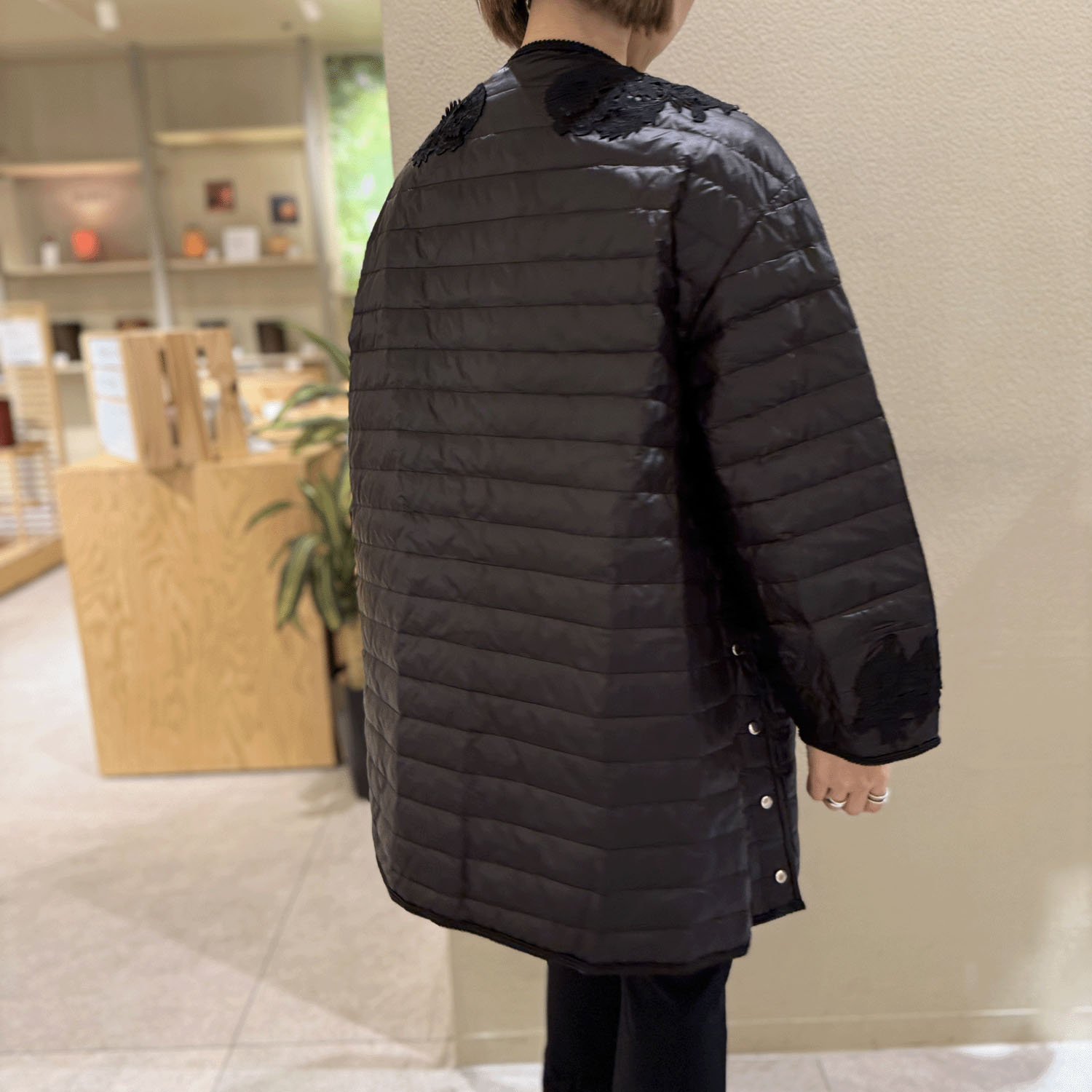 【Inata Live】Super Beauty レースデザイン ライトダウンジャケット - 画像6