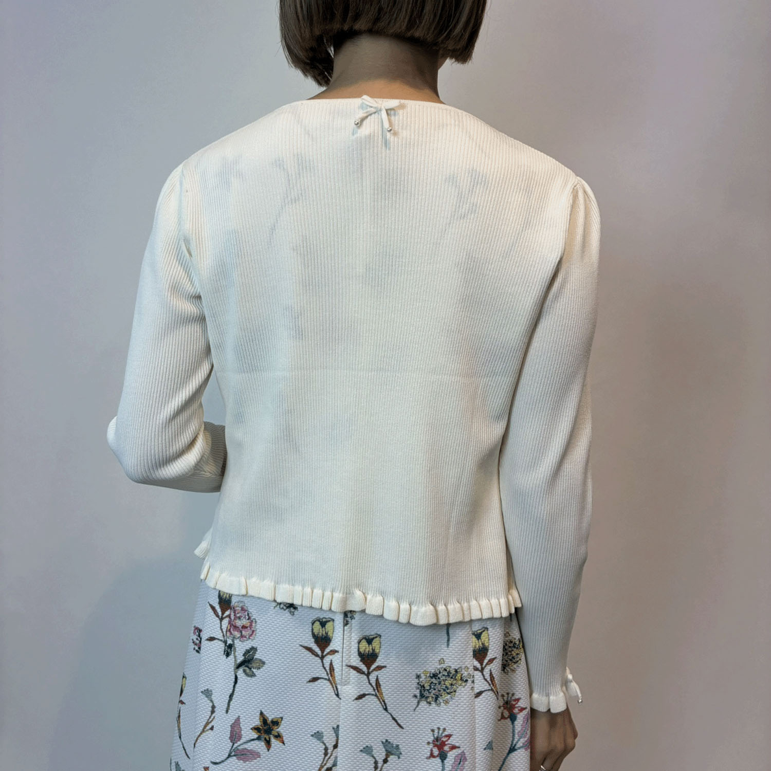 【Insta Live】Super Beauty 前立てスパンコール使い裾フリルカーディガン - 画像6