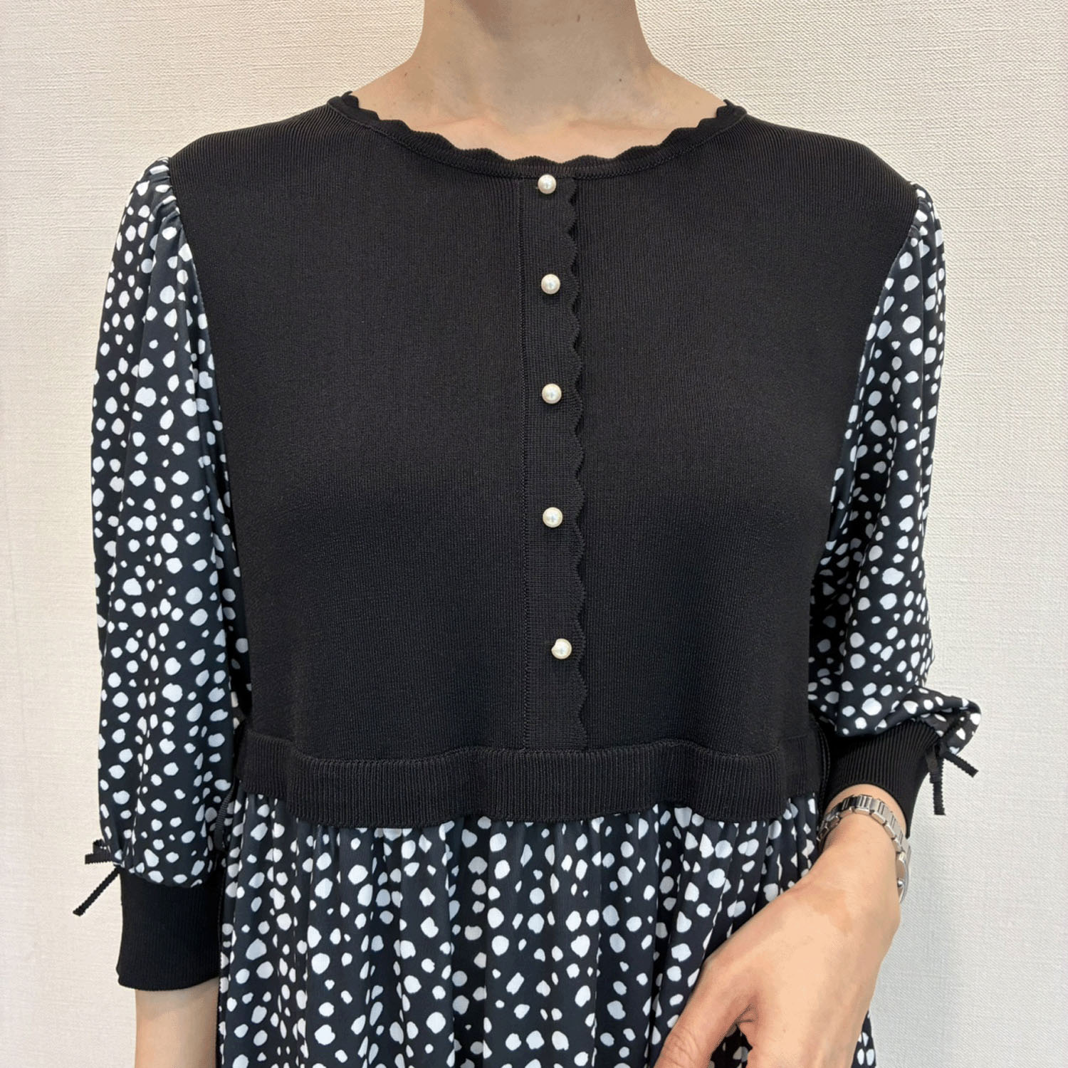 Super Beautyかぎ針花モチーフ使いニット×ドット柄切替ワンピース - 画像5