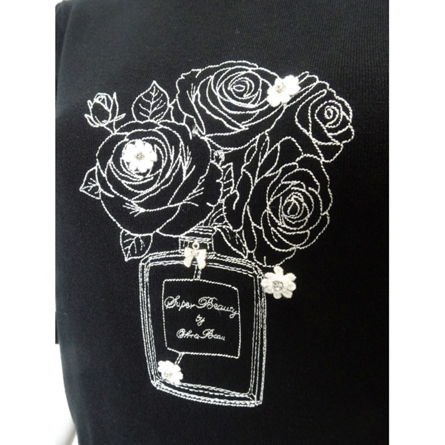 Super Beauty 胸元バラ刺しゅう入りの半袖セーター - 画像15