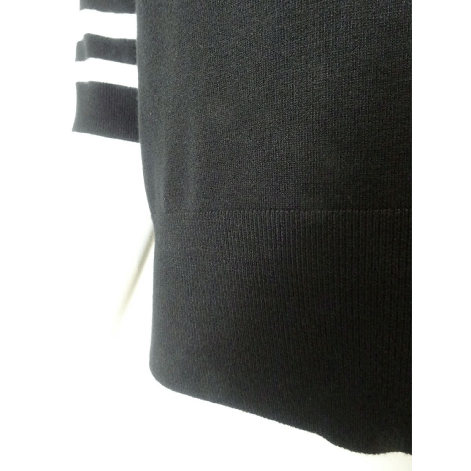 Super Beauty 胸元バラ刺しゅう入りの半袖セーター - 画像16