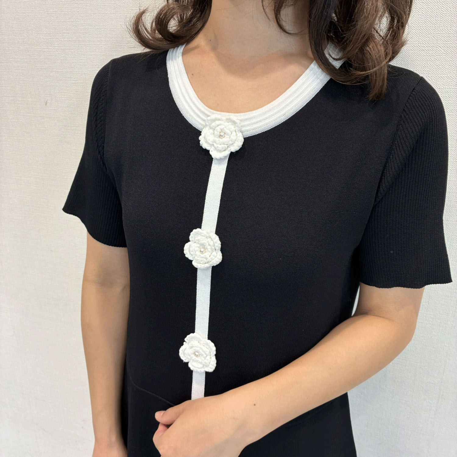 Super Beauty かぎ針花モチーフ付配色ニットワンピース - 画像6