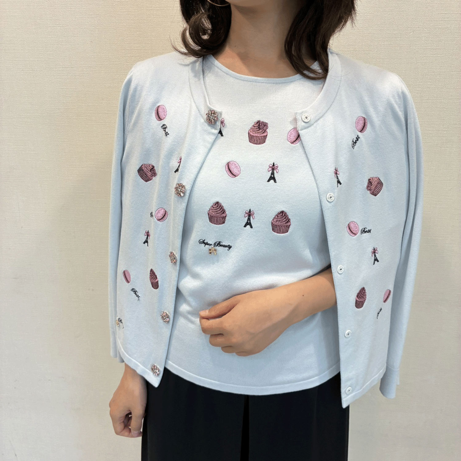 【Insta Live】Super Beauty スイーツ刺しゅうニットカーディガン - 画像9