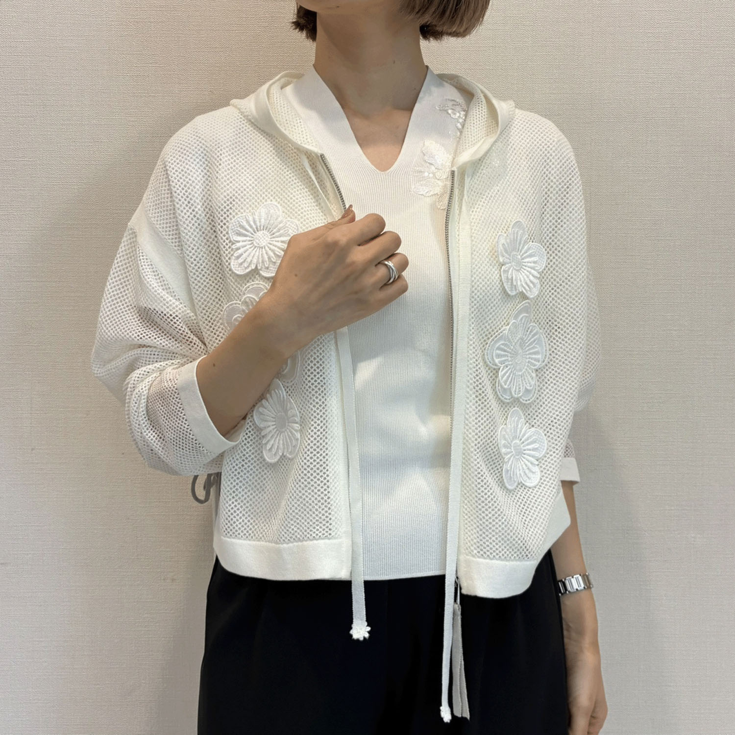 Super Beauty 花モチーフ付透かし編みニットパーカー