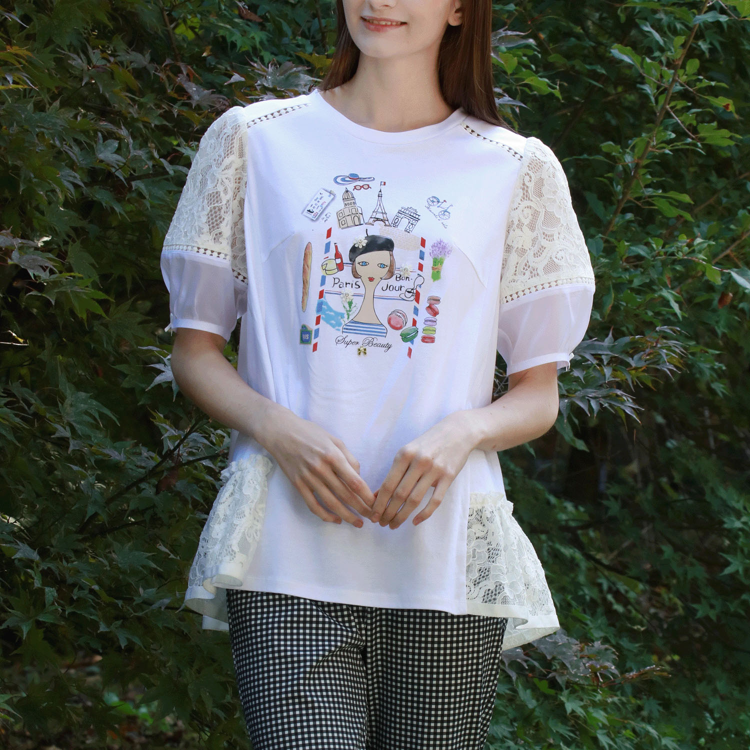 【4月中旬入荷予定】Super Beauty 胸元Parisモチーフプリント レース切替×パフ袖ロングTシャツ - 画像2