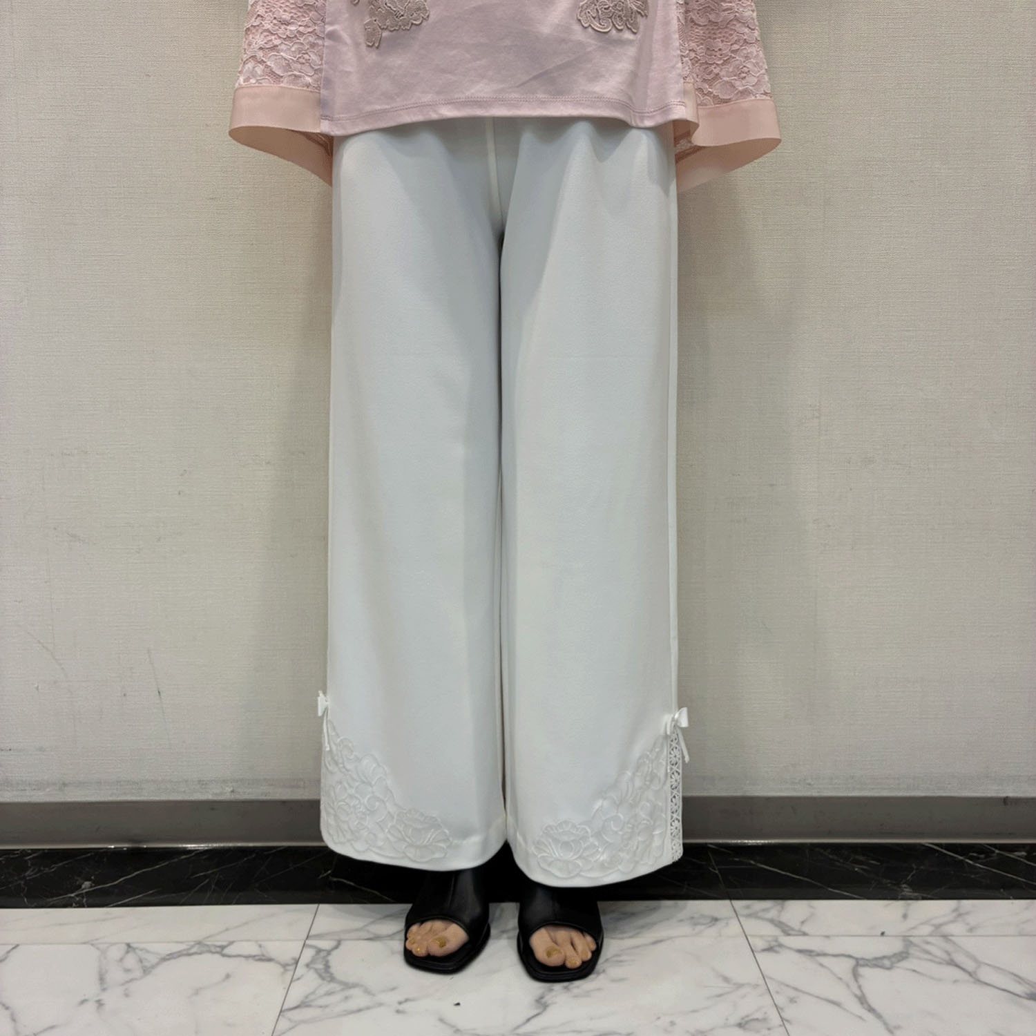 Super Beauty 裾サイド刺しゅう入りリボンデザインワイドパンツ - 画像2