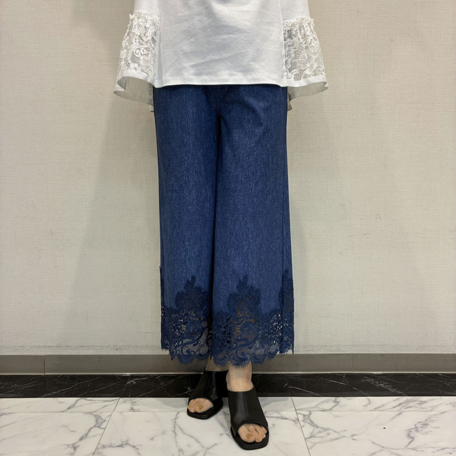 Super Beauty 裾レースデザインデニム風ストレッチパンツ