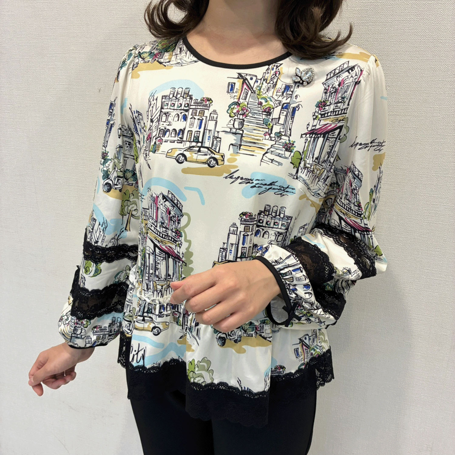 Super Beauty 街並み風景プリントパフスリーブカットソー - 画像6